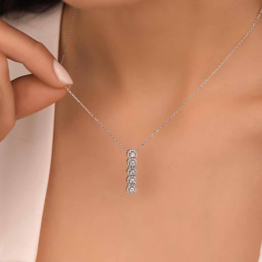 0,63 Karat Pırlanta Özel Tasarım Halo Kolye