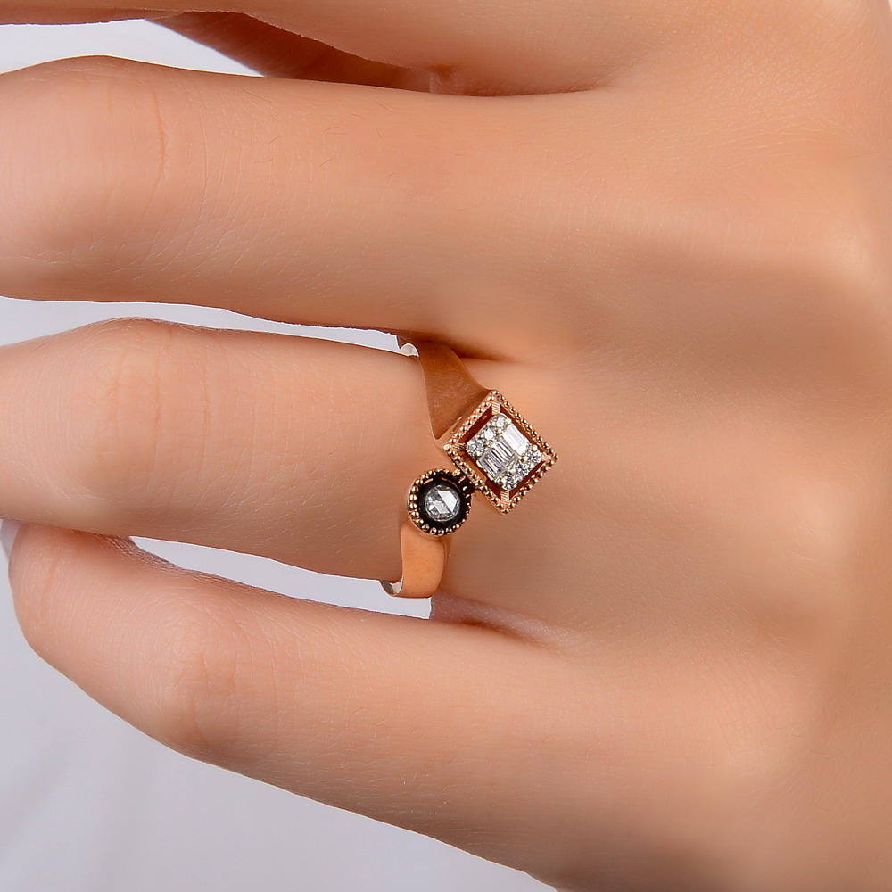 0.13 Karat Pırlanta Baget ve Elmas Özel Tasarım Yüzük