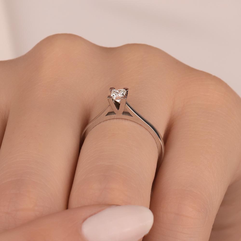 0,24 Karat Prenses Kesim Pırlanta Tektaş Yüzük