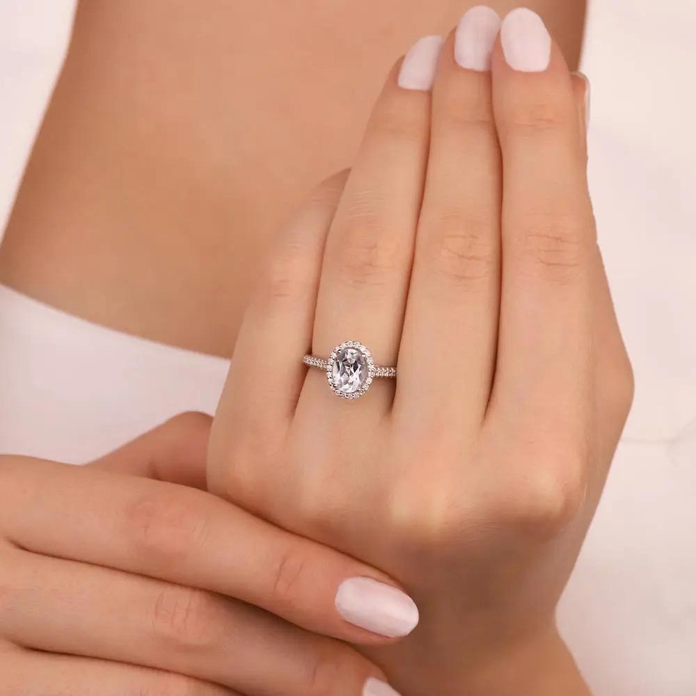 1.65 Karat Pırlantalı Beyaz Topaz Tektaş Yüzük