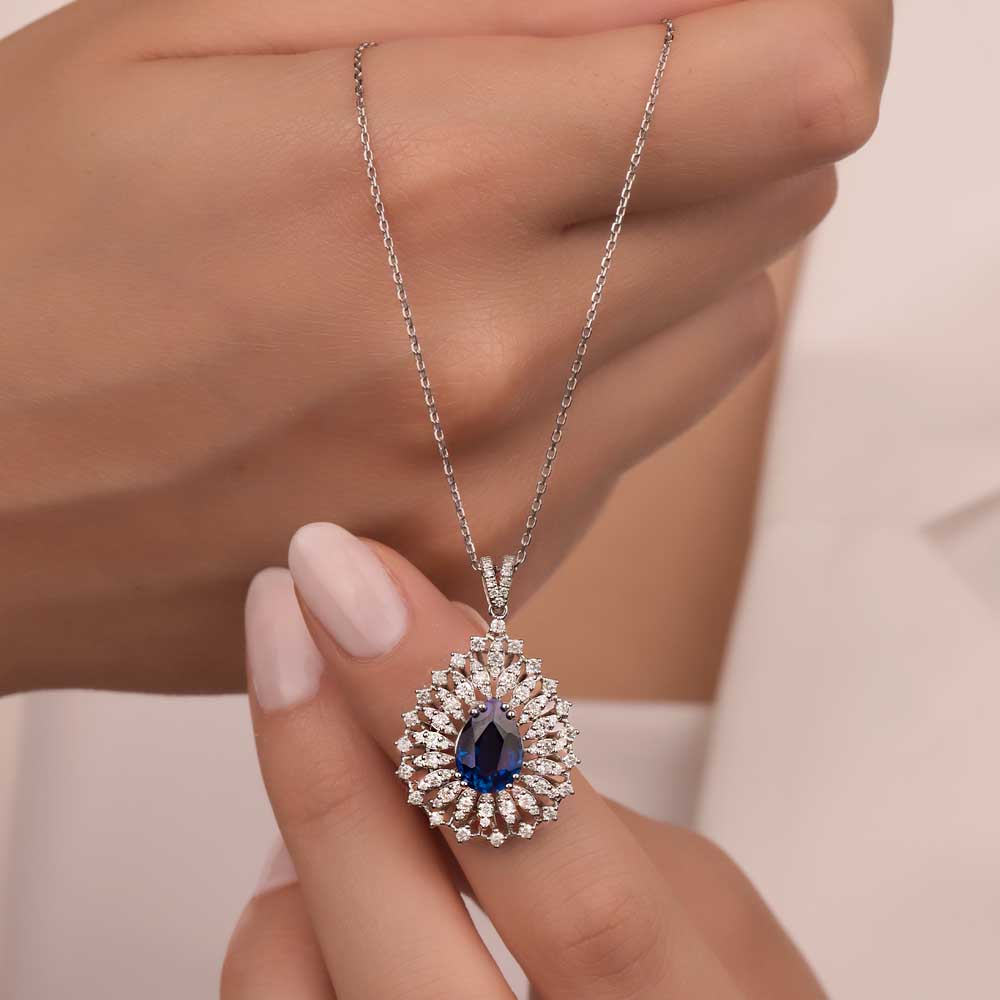 3,39 Karat Pırlanta Damla Safir Kolye