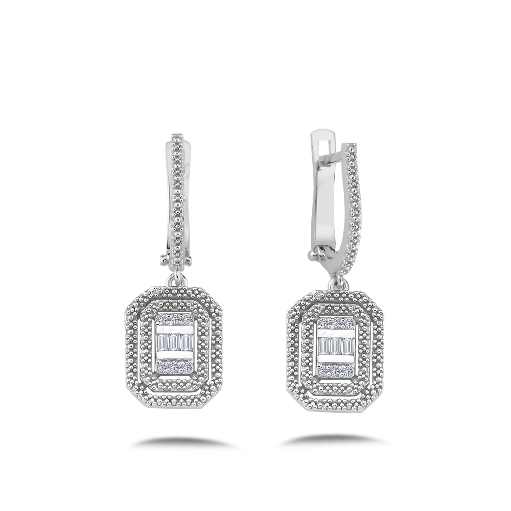 Sevgililer Günü Efektli Pırlanta Baget Küpe