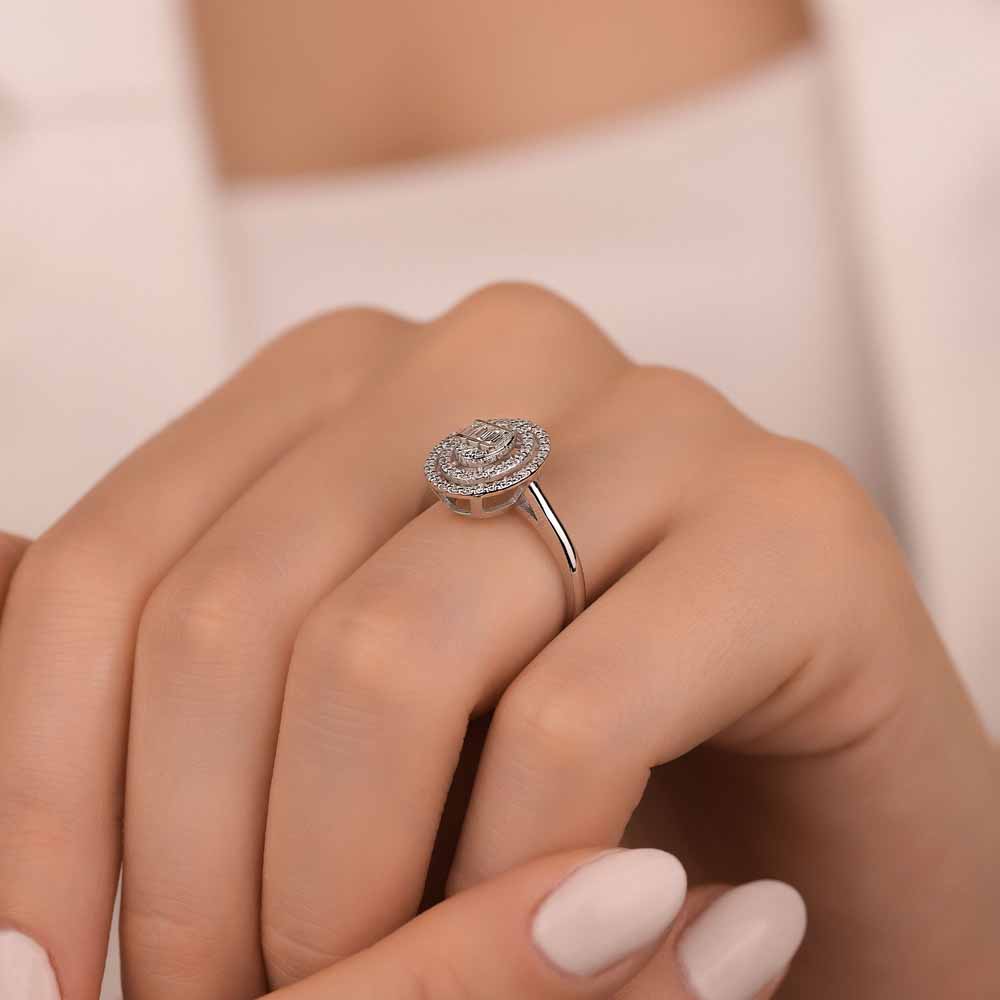 0,43 Karat Pırlanta Oval  Çift Sıra Halo Baget Yüzük