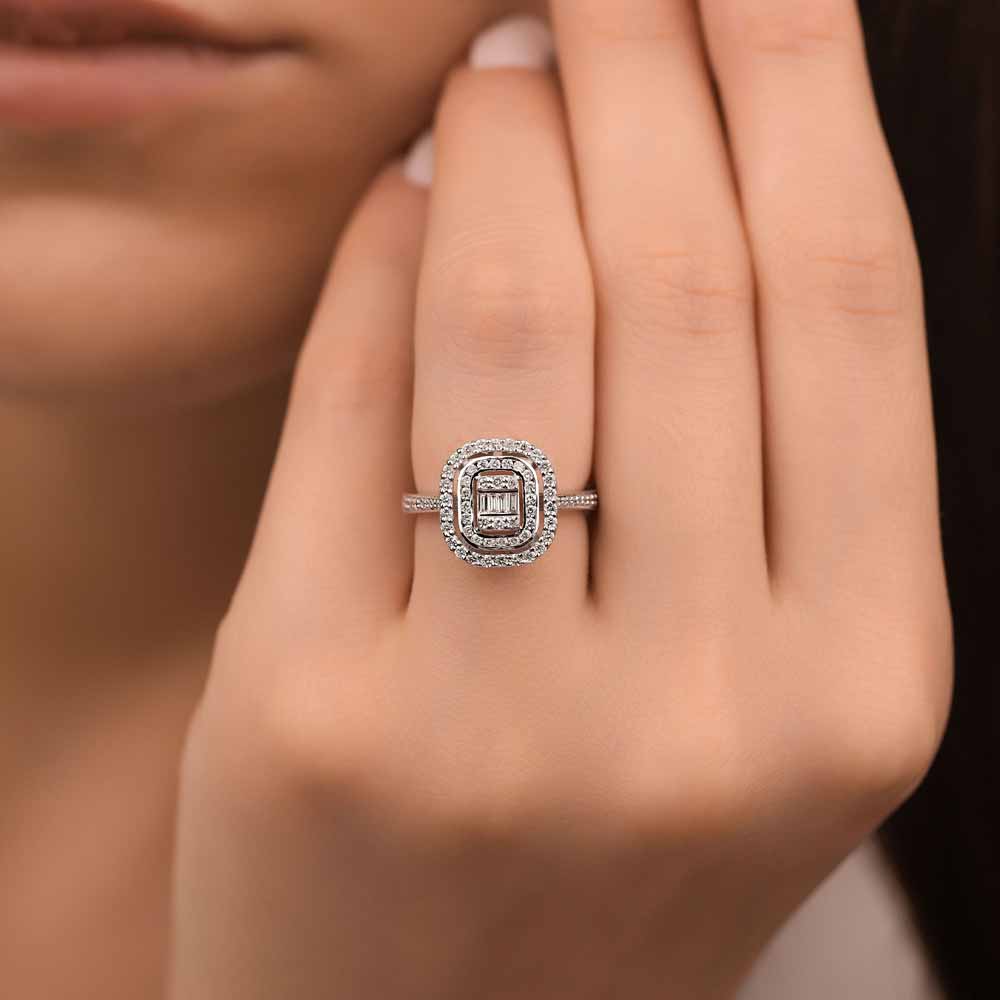 0,59 Karat Pırlanta Taşlı  Baget Tasarım Yüzük