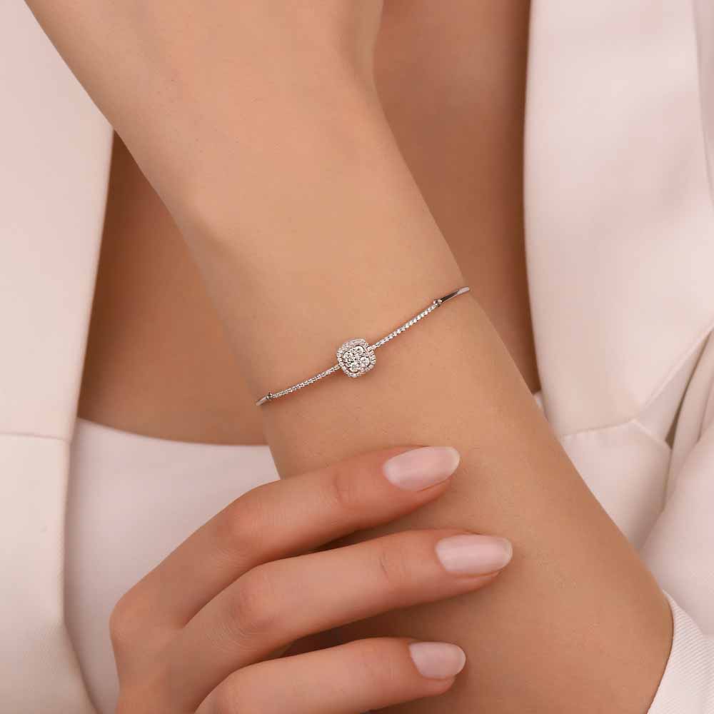 0,62 Karat Pırlanta Daisy Coronet Kelepçe Bileklik