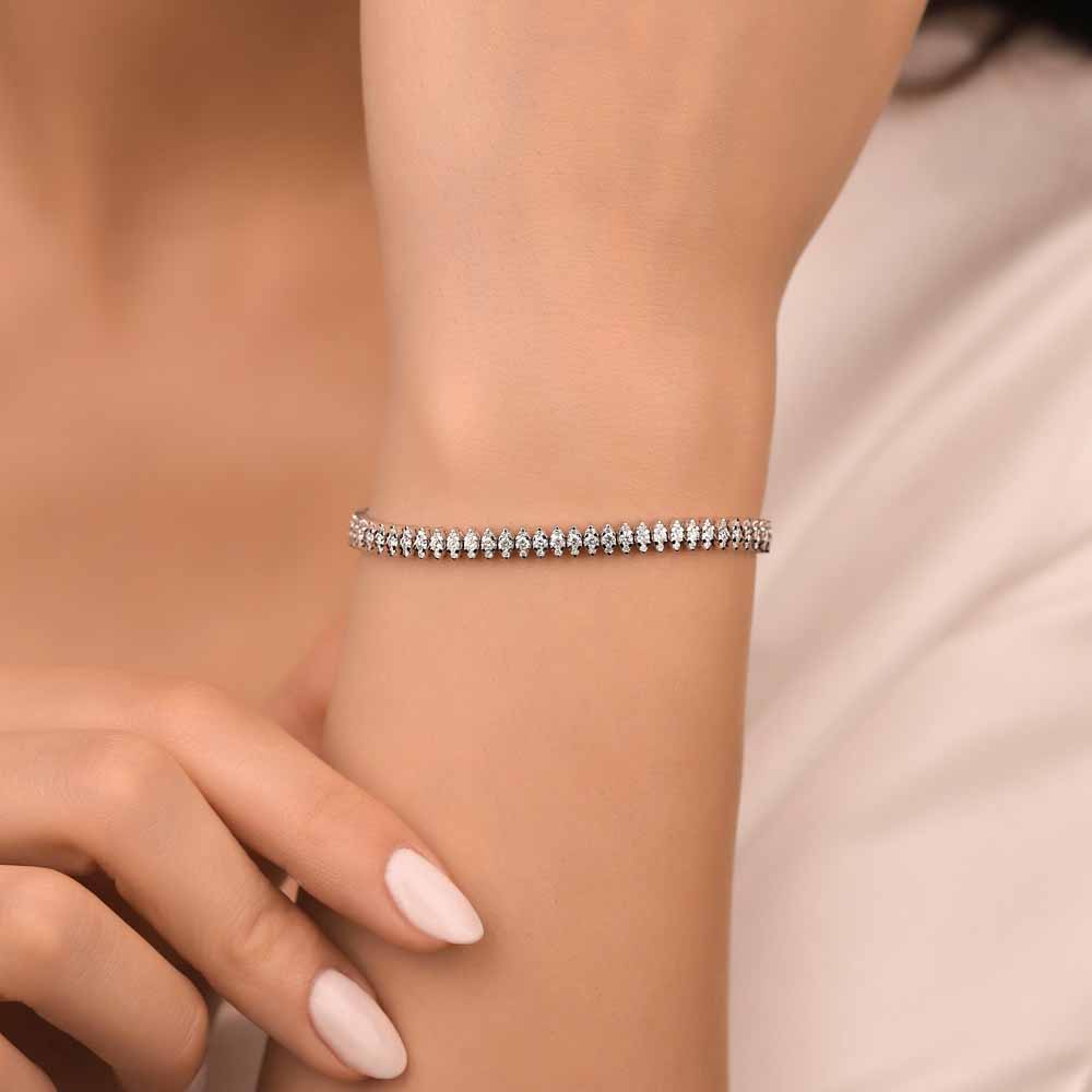 3,01 Karat Pırlanta Yalancı Markiz Su Yolu Bileklik