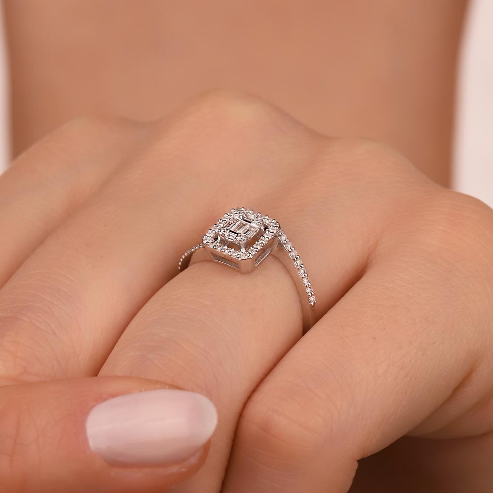 0,25 Karat Pırlanta Burgulu Baget Yüzük