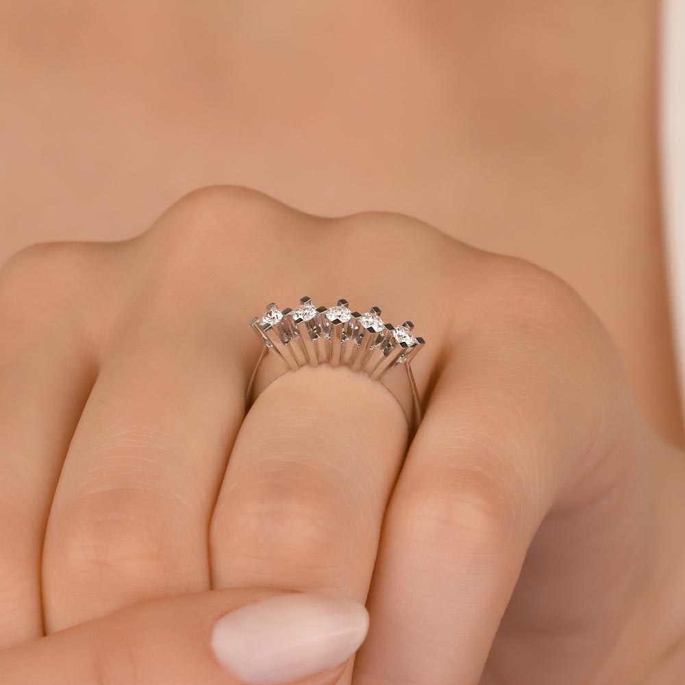 0.40 Karat Pırlanta Kare Tırnak Beştaş Yüzük