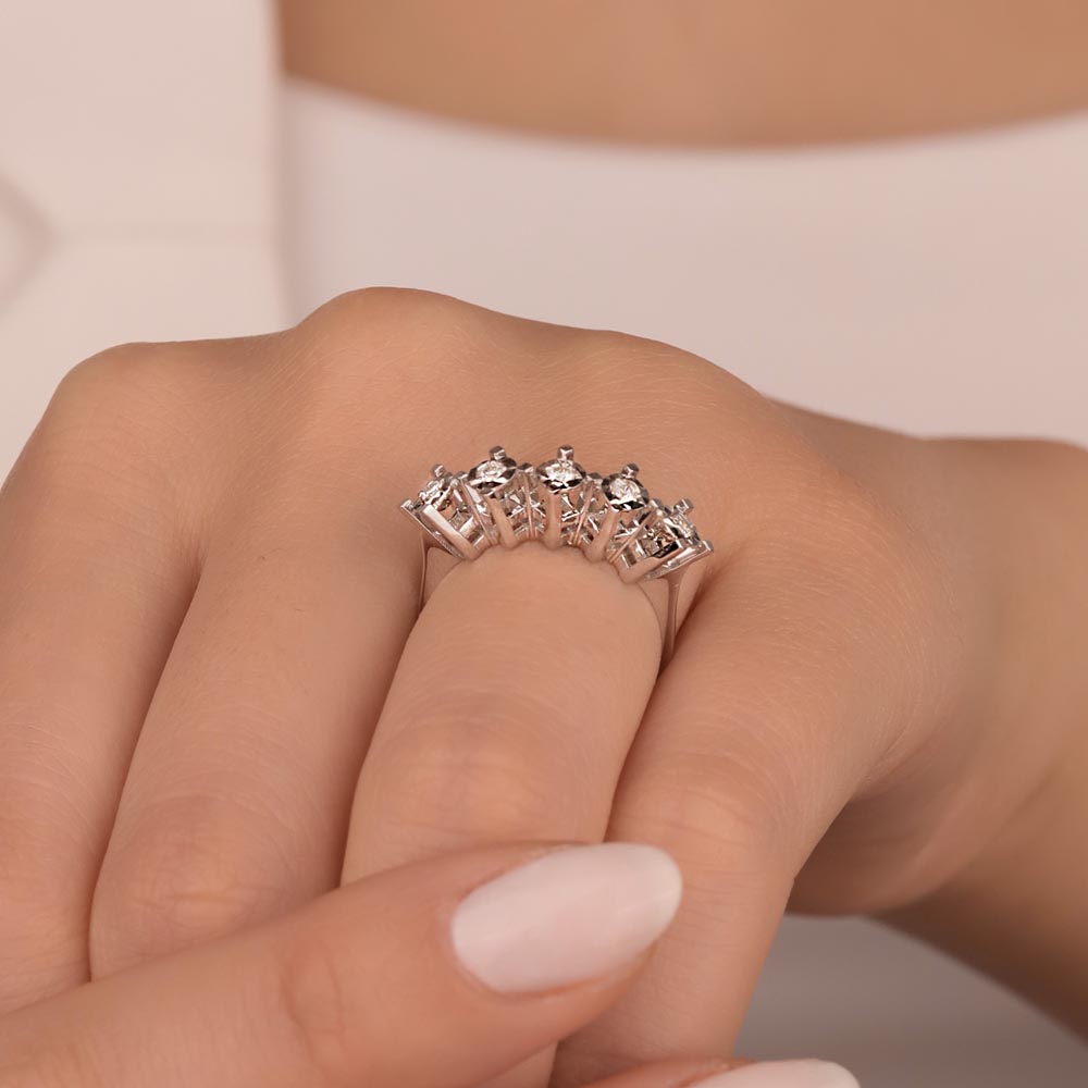 0.15 Karat Pırlanta Kalem İşlemeli Beştaş Yüzük