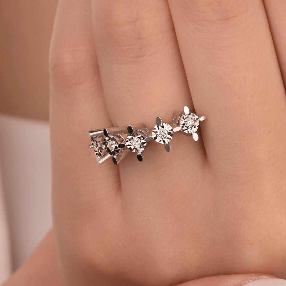 0.15 Karat Pırlanta Kalem İşlemeli Beştaş Yüzük