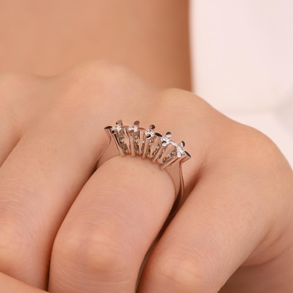 Beştaş Yüzükler 0.30 Karat Pırlanta Badem Tırnak Serene Beştaş Yüzük