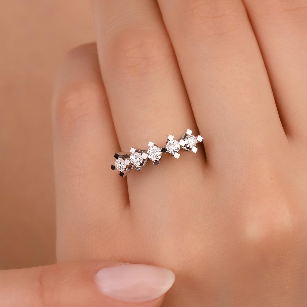 0.40 Karat Pırlanta Kare Tırnak Valiente Beştaş Yüzük