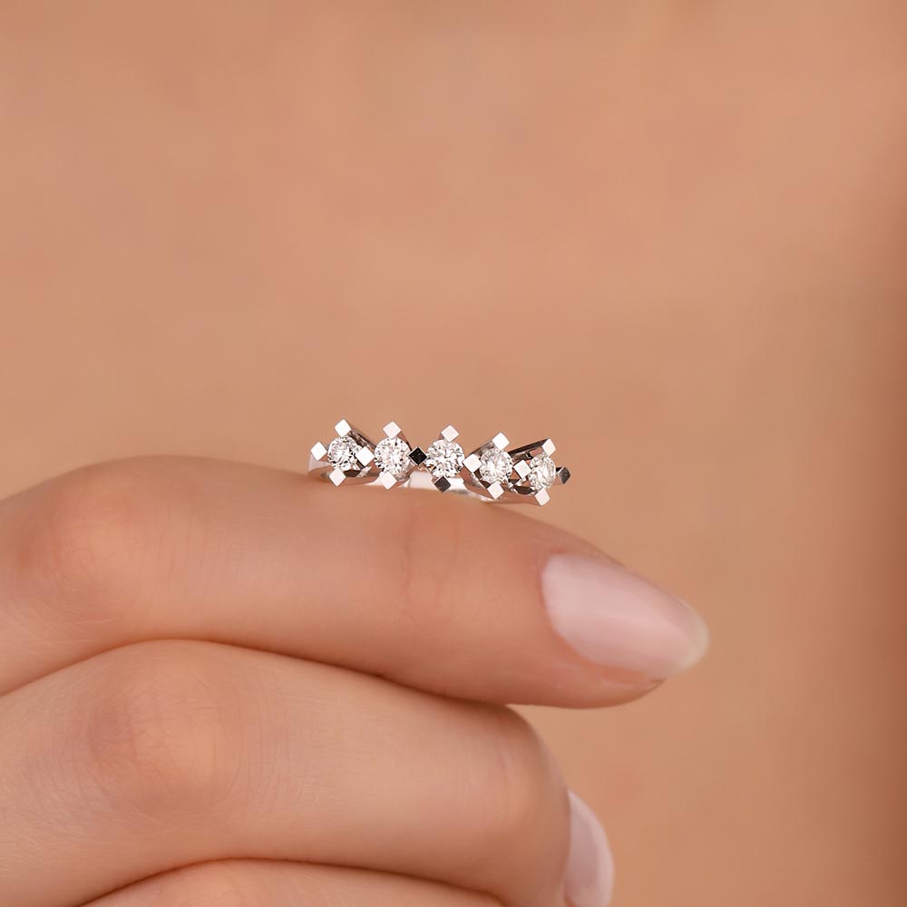 0.40 Karat Pırlanta Kare Tırnak Valiente Beştaş Yüzük