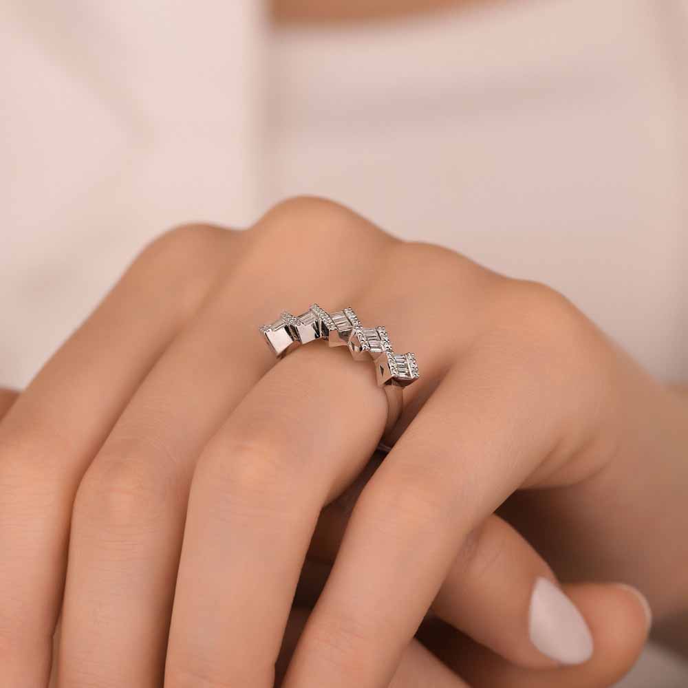 Baget Yüzükler 0,48 Karat Pırlanta Baget Beştaş Yüzük