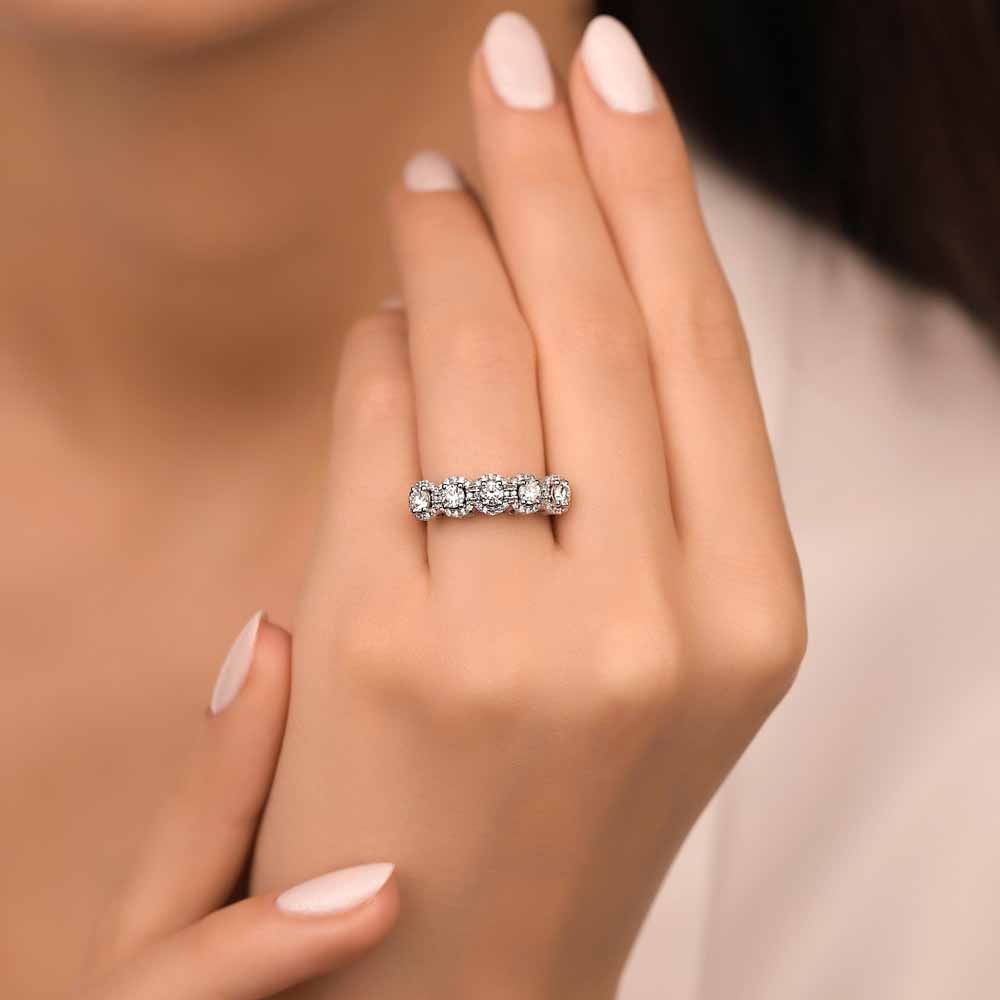 0,85 ct. Pırlanta Beştaş Halo Yüzük