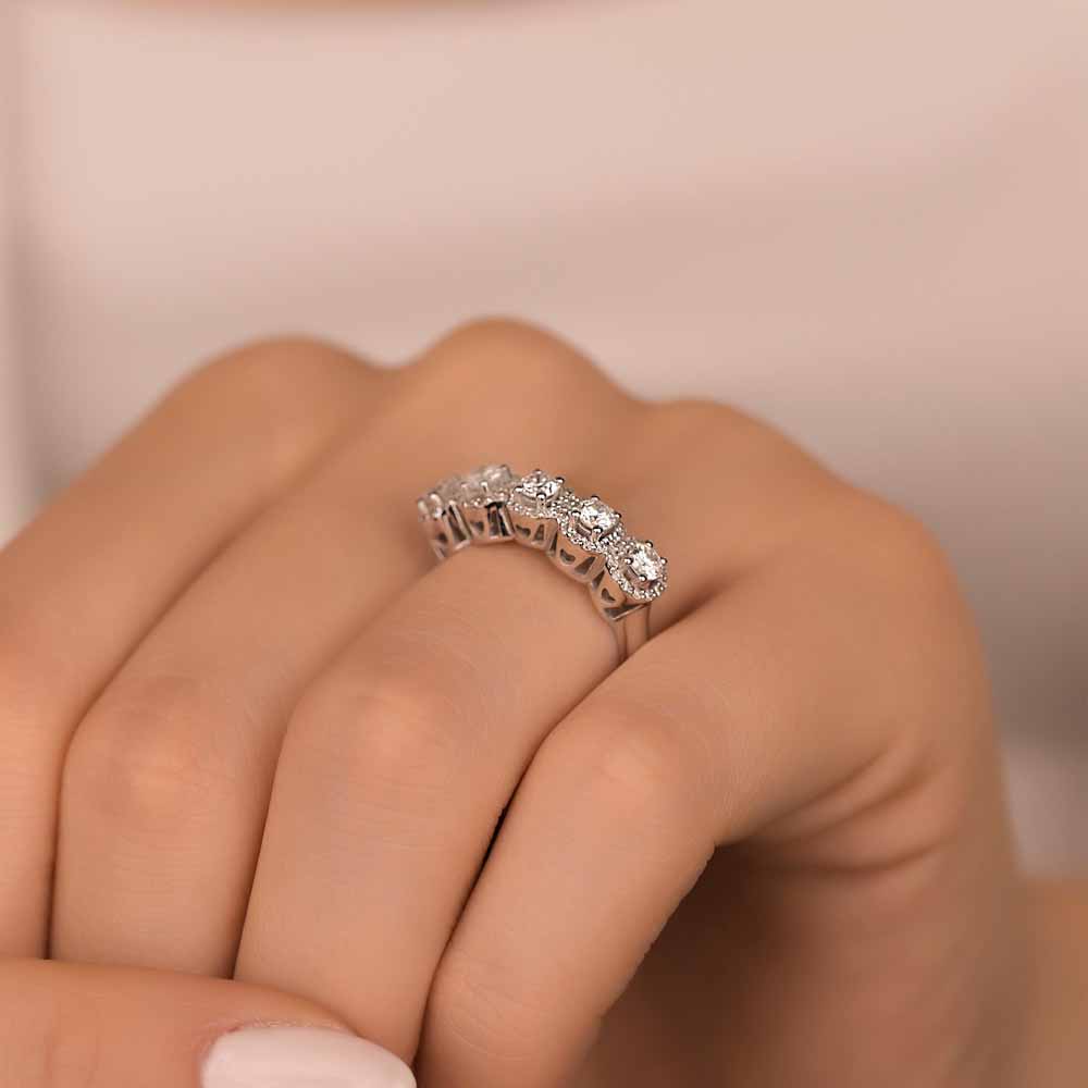 0,85 ct. Pırlanta Beştaş Halo Yüzük