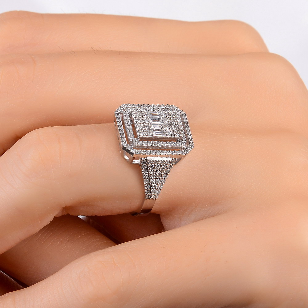 0,83 Karat Pırlanta Mega Baget Yüzük