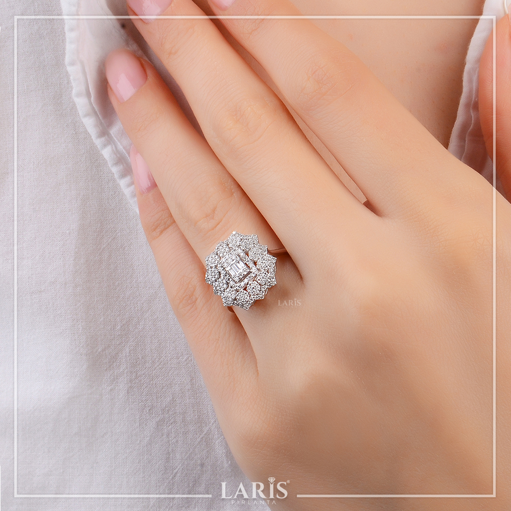 0,57 Karat Pırlanta Snowflake Özel Tasarım Baget Yüzük