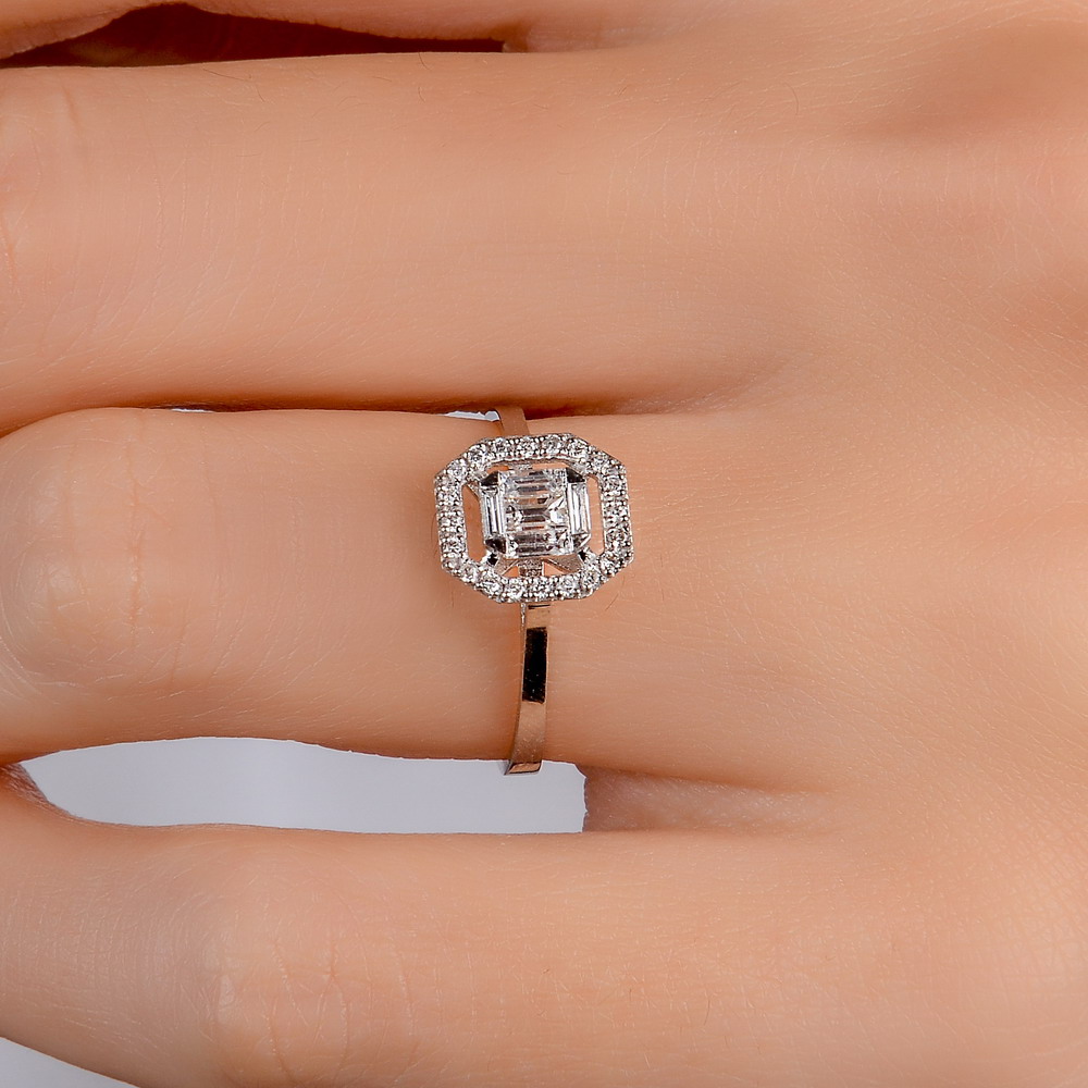 0,26 Karat Pırlanta Baget Yüzük