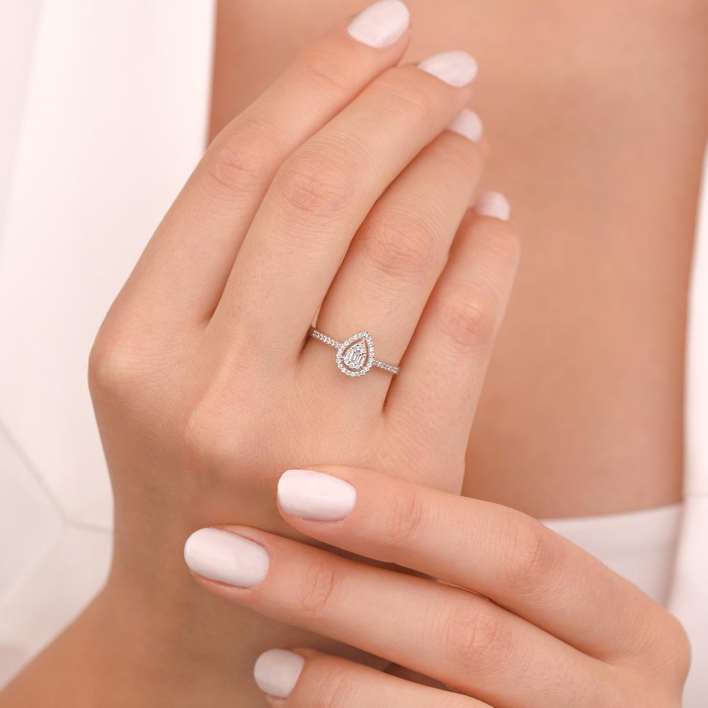 0.32 Karat Pırlanta Damla Baget Yüzük