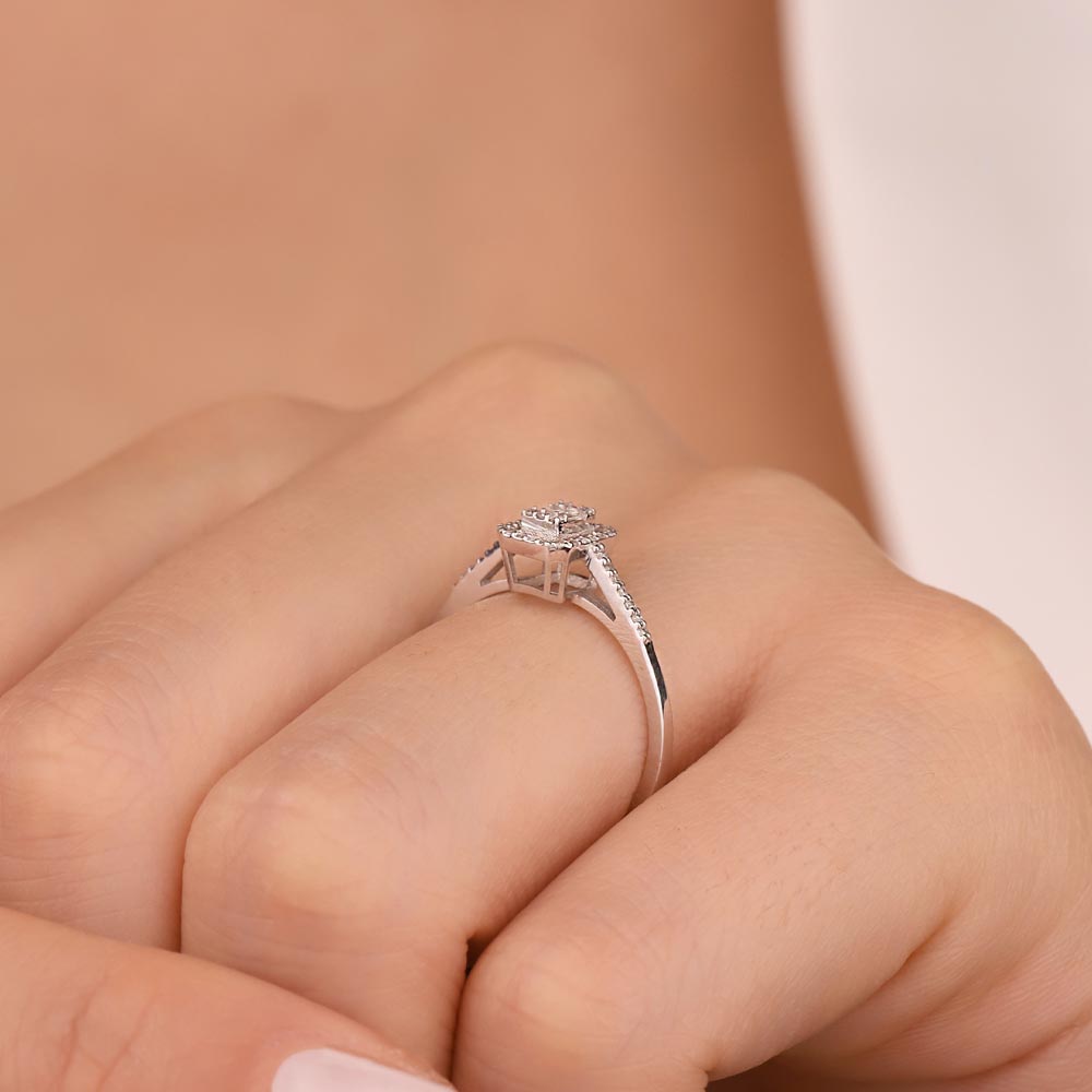 0.15 Karat Pırlanta Baget Yüzük