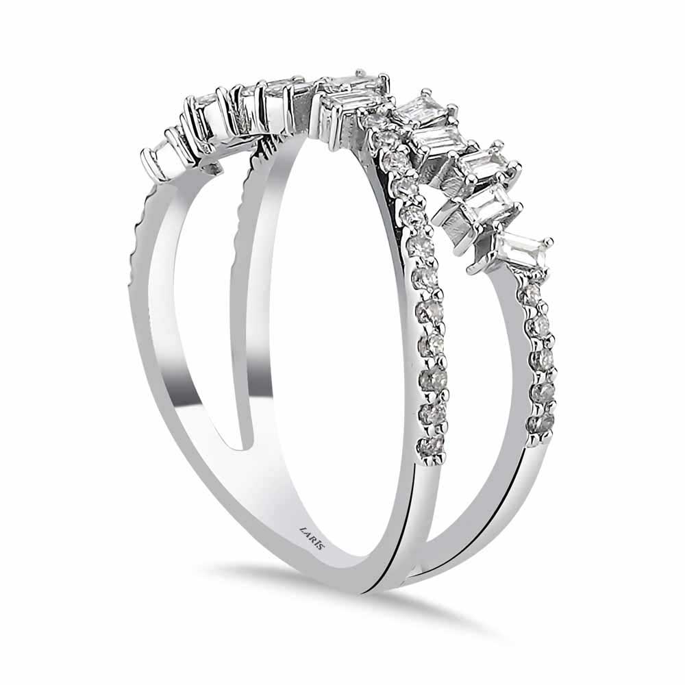 0,37 Karat Pırlanta Özel Tasarım Çapraz Baget Yarımtur Yüzük