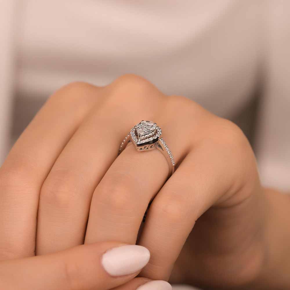 0,84 Karat Damla Pırlanta Taşlı Özel Tasarım Elara Yüzük