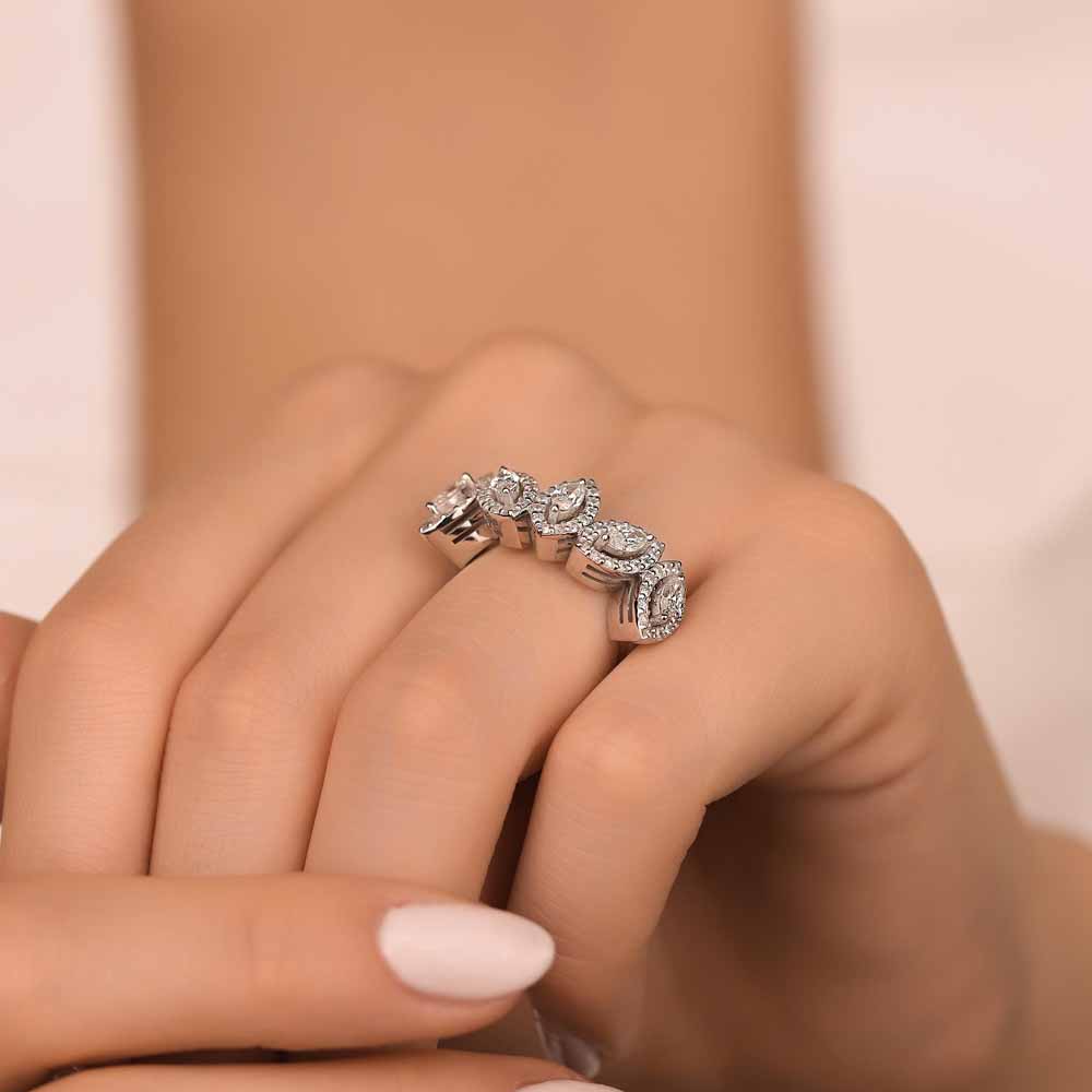 1.39 Karat Pırlanta Özel Tasarım Markiz Kesim Beştaş Yüzük