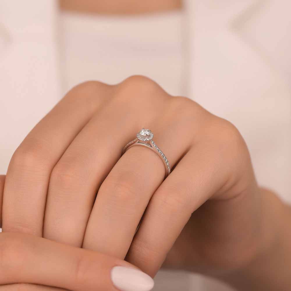 0.60 Karat Pırlanta Halo Tektaş Yüzük