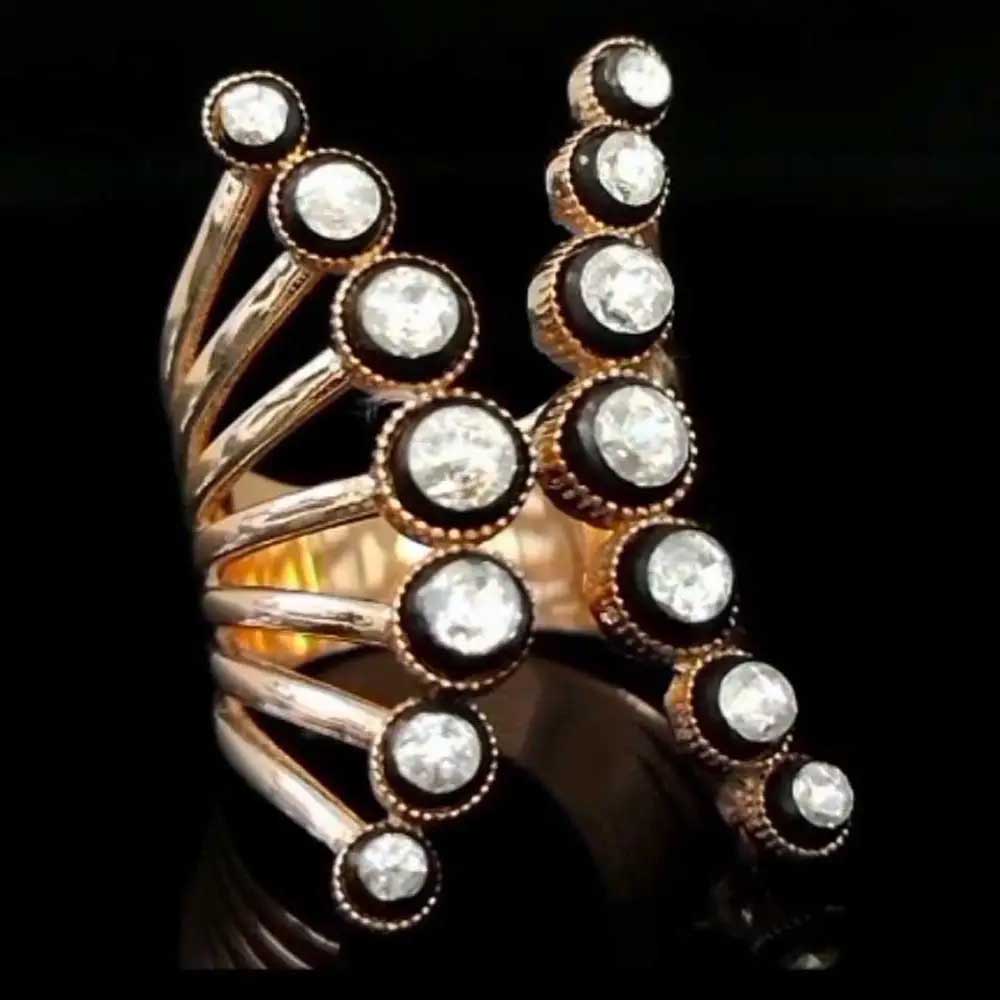 0,70 Karat Elmas Kaburga Yüzük