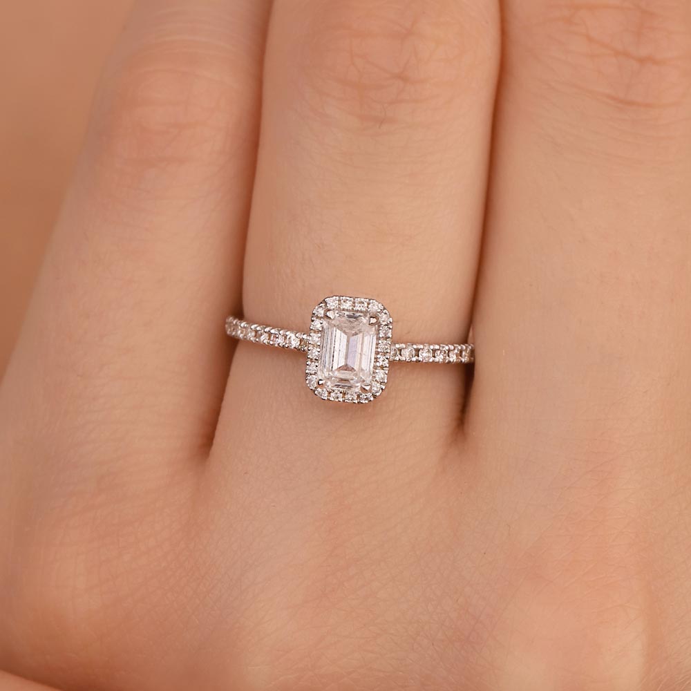 1,00 Karat Beyaz Safir ve Pırlanta Özel Tasarım Halo Baget Tektaş Yüzük