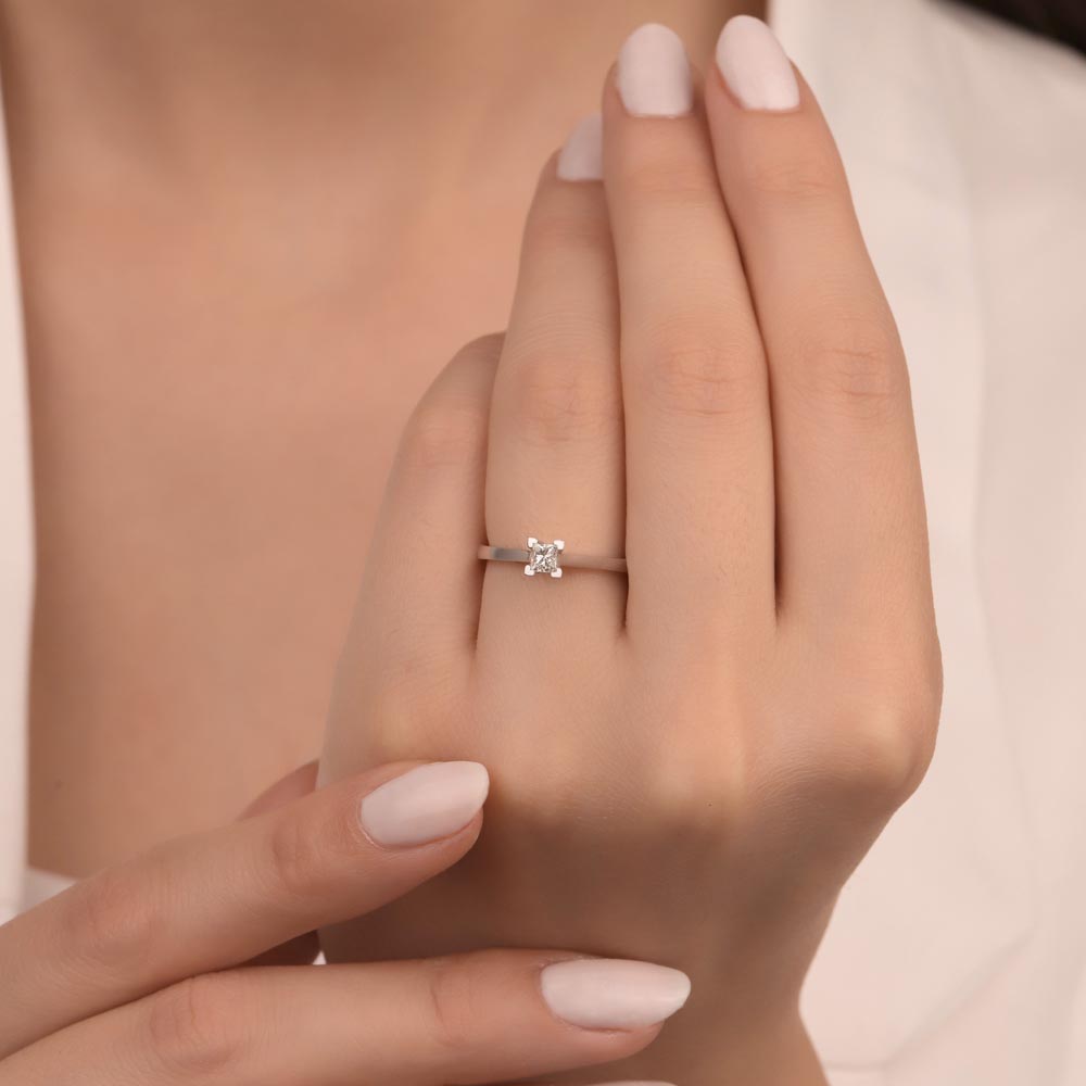 0,24 Karat Prenses Kesim Pırlanta Tektaş Yüzük