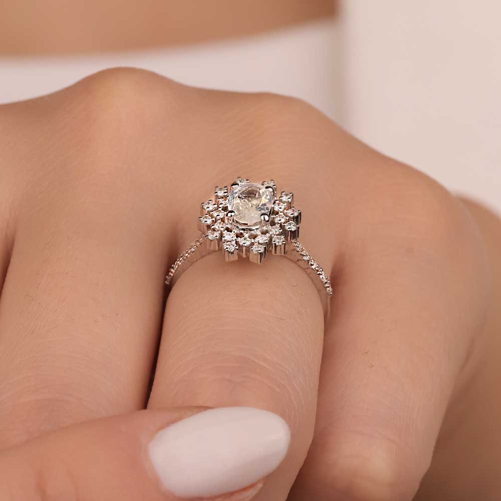 0,81 Karat Pırlanta Opal Kar Tanesi Yüzük