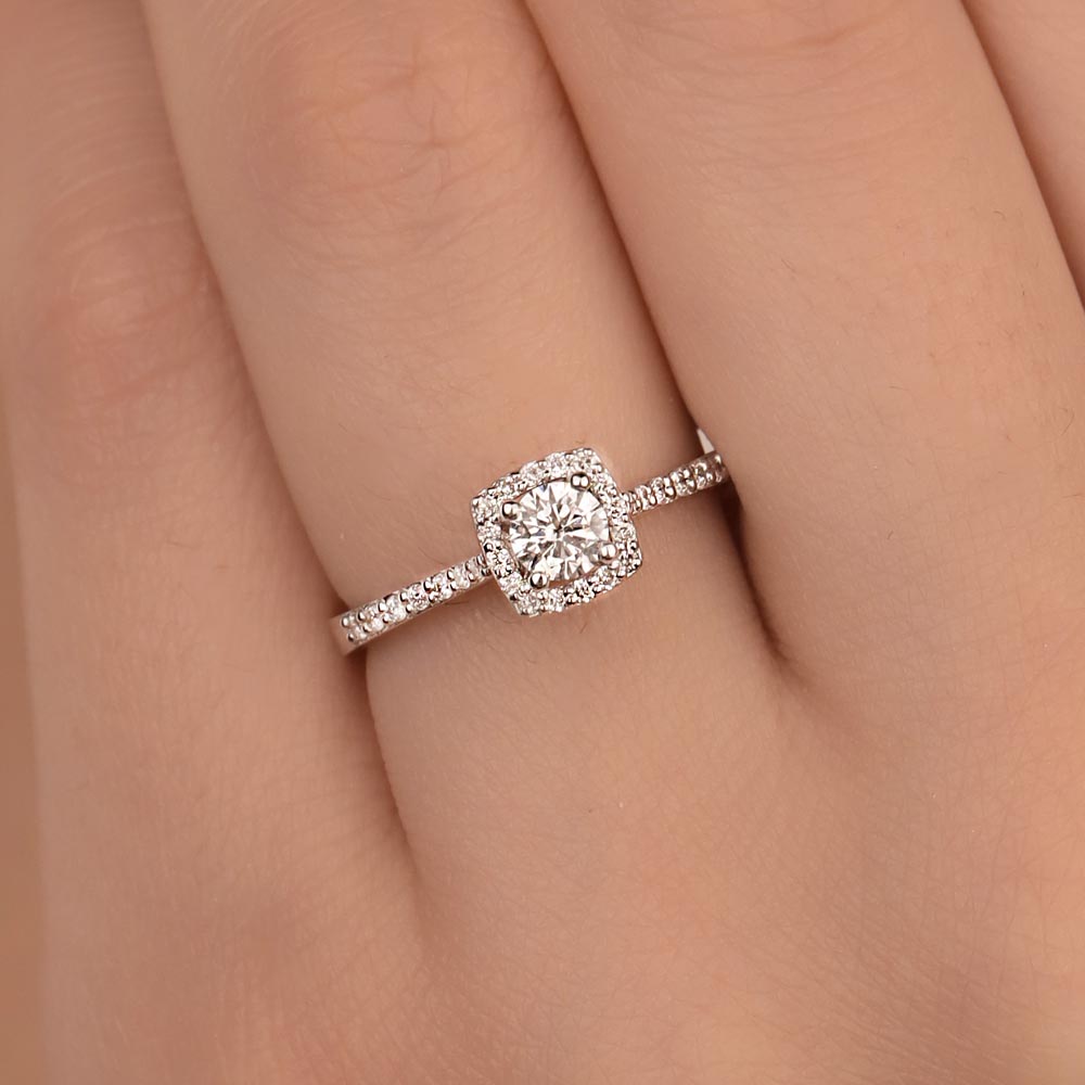 0.45 Karat Pırlanta Özel Tasarım Halo Tektaş Yüzük