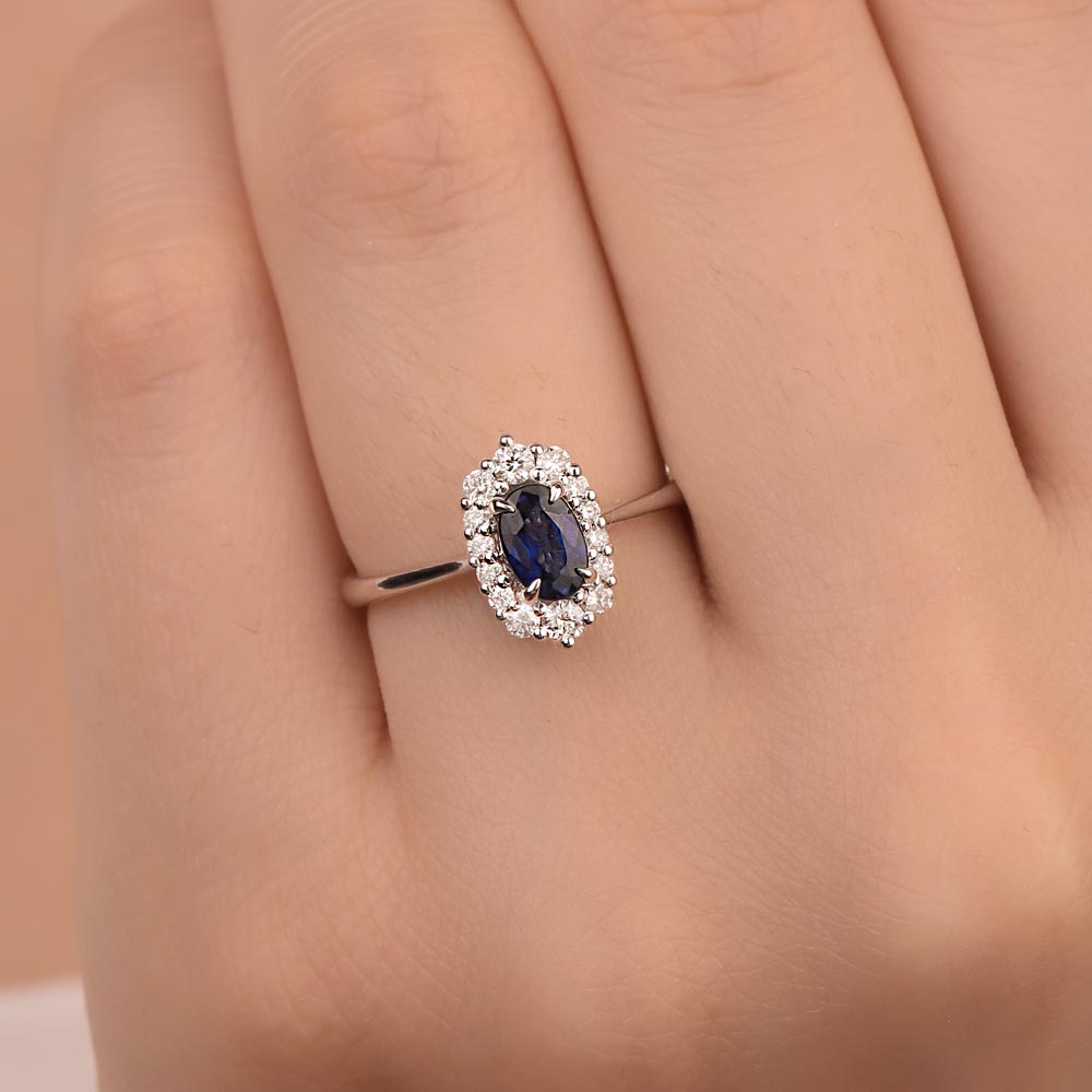 0.95 Karat Pırlanta Oval Royale Safir Yüzük