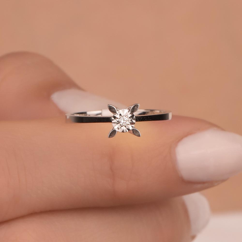 Tektaş Yüzükler 0,03 Karat Pırlanta Kalem İşlemeli Serene Tektaş Yüzük