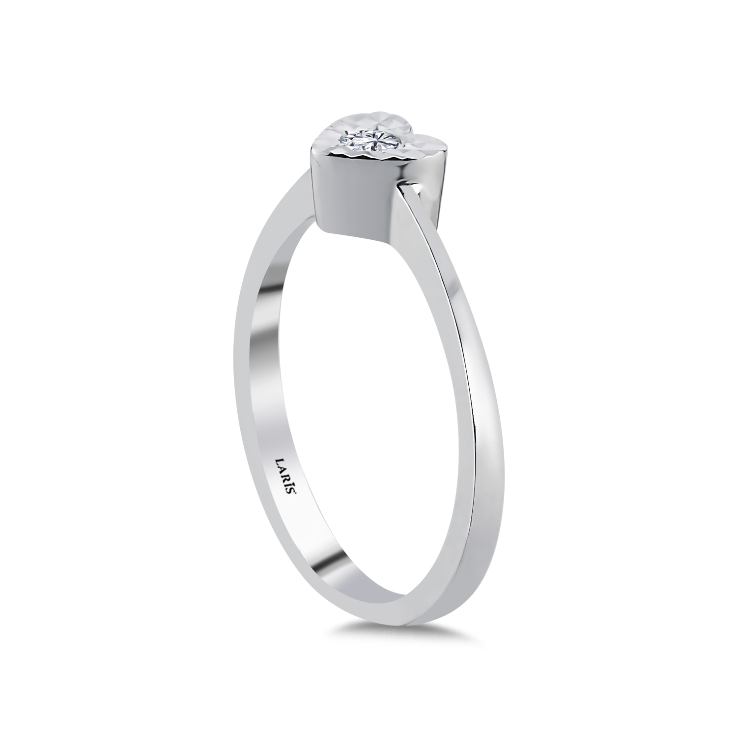 0,05 Karat Pırlanta Kalp Tasarımlı Efektli Tektaş Yüzük