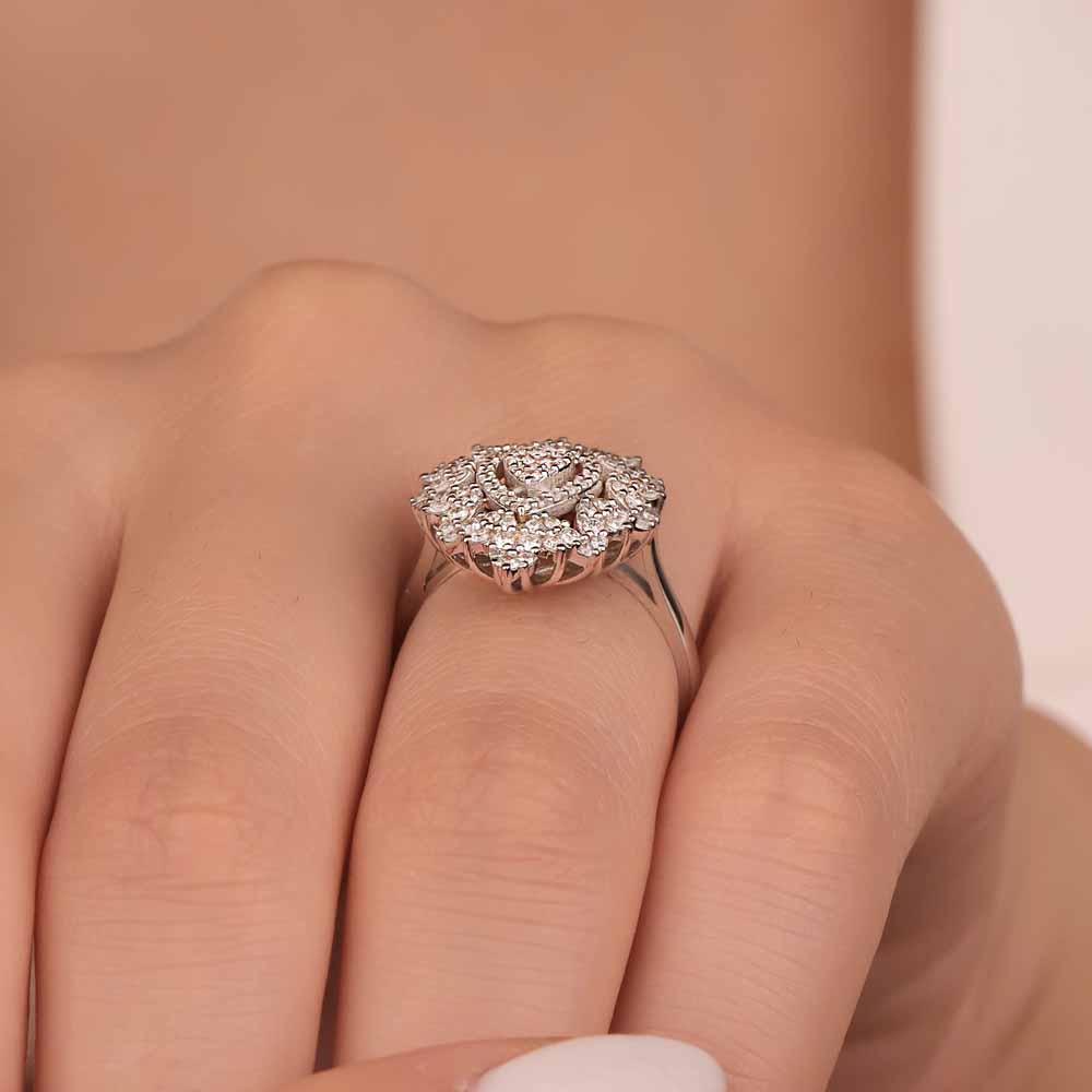 0,72 Karat Pırlanta Snowflake Damla Coronet Yüzük